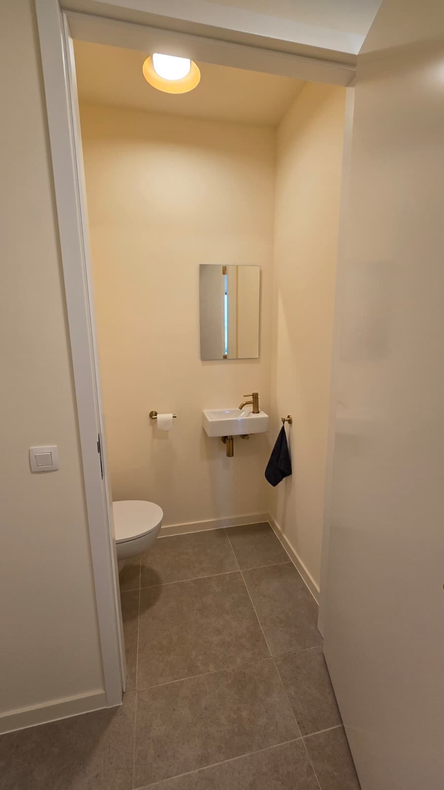 Apart toilet met fonteintje